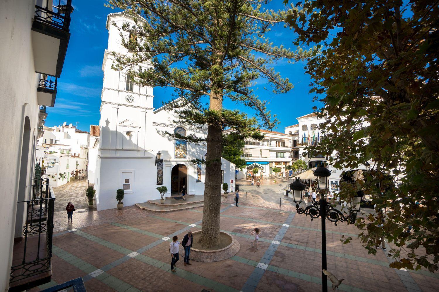 Balcon De Europa 4 Menyber Apartment Nerja Exterior photo